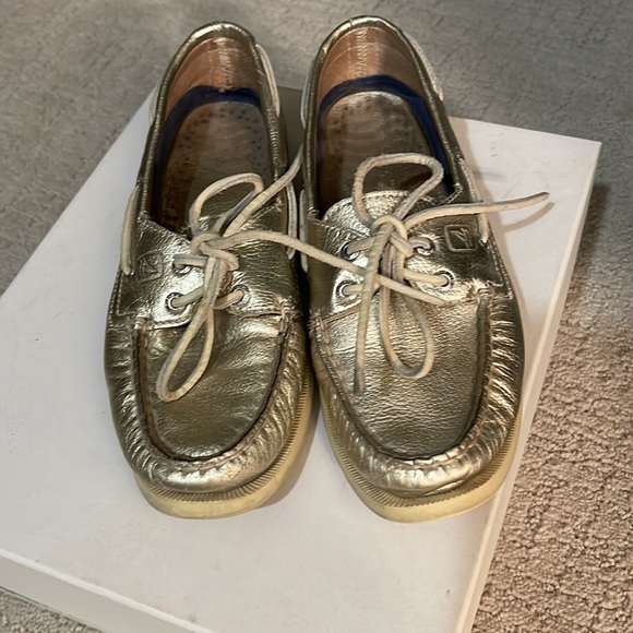Gold boat shoes - Picture 3 of 3